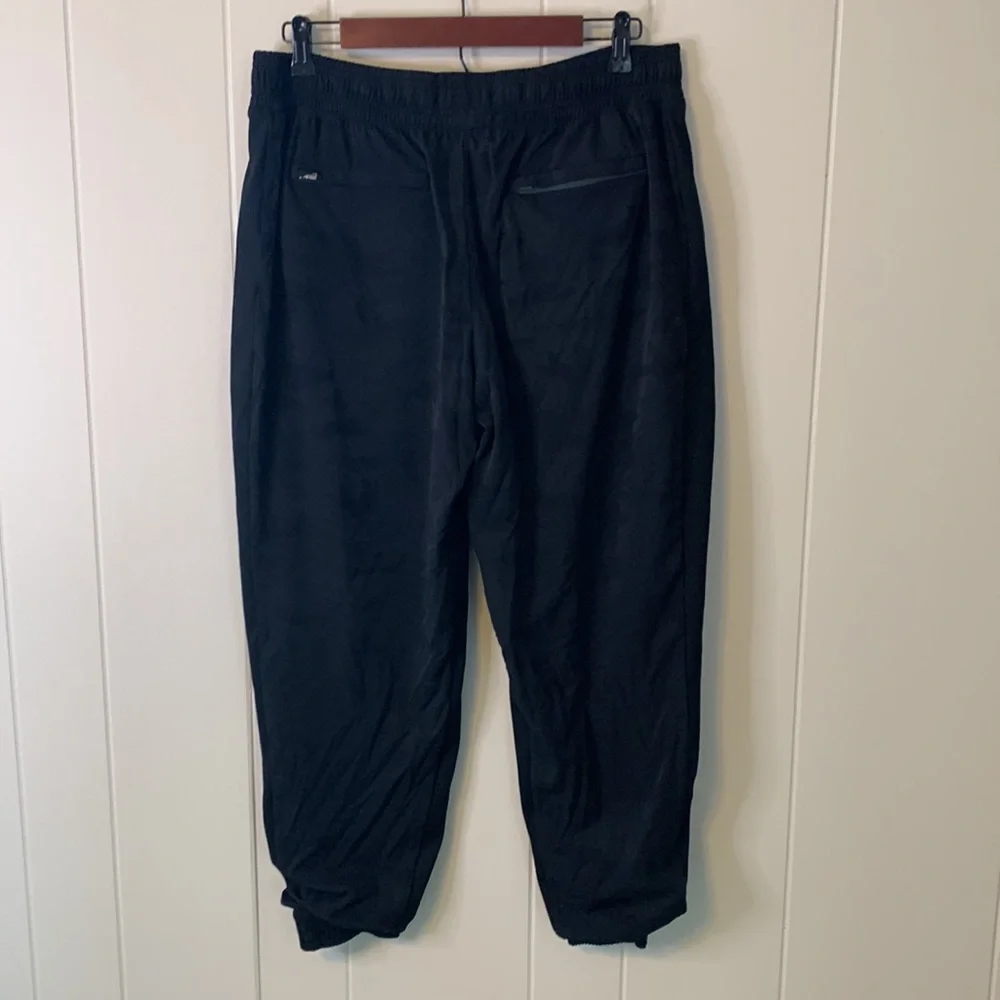 Athleta Black Camo Lined Brooklyn Jogger Commute Travel Pant #985549 Size 12